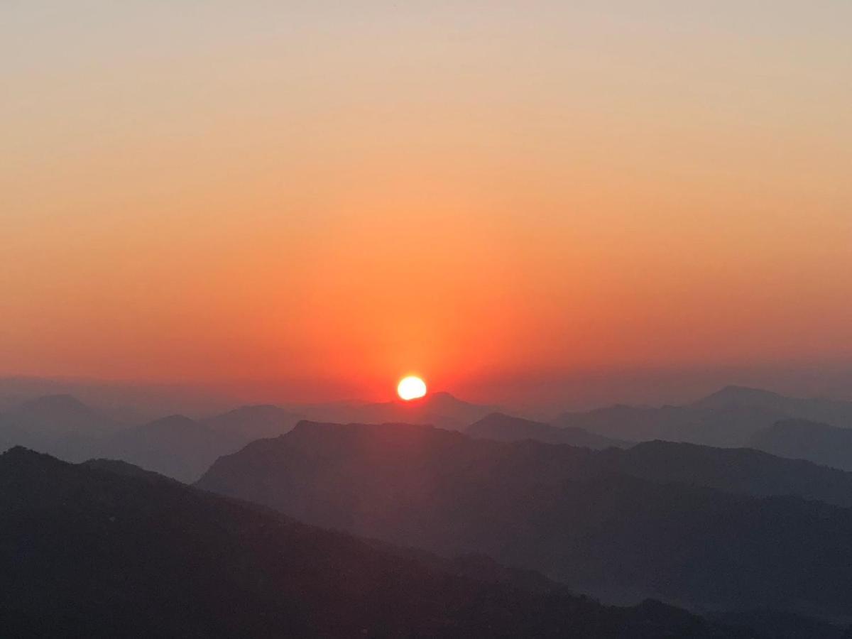 Superview Lodge, Best Himalayan Sunrise In Sarangkot Pokhara Dış mekan fotoğraf